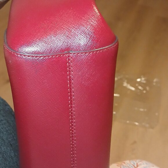 Michael Kors Jet Set Travel Tote – Cherry Red Saffiano Leather - Picture 5 of 9